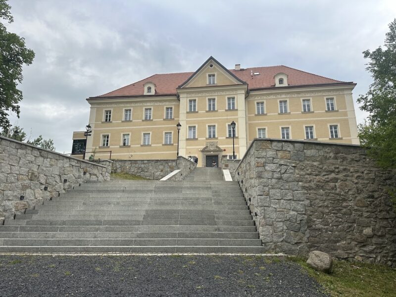 Centrum Przyrodniczo-Edukacyjne KPN - Pałac Sobieszów