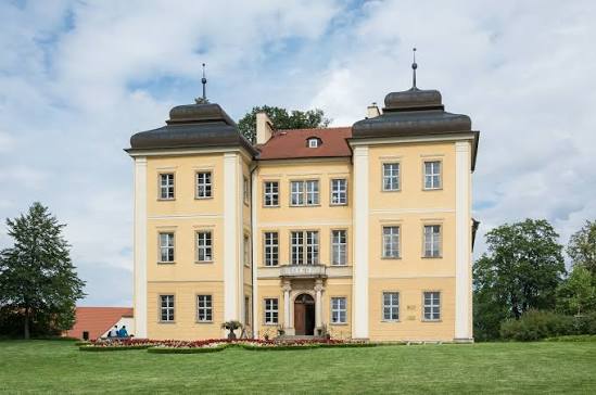 Pałac Łomnica
