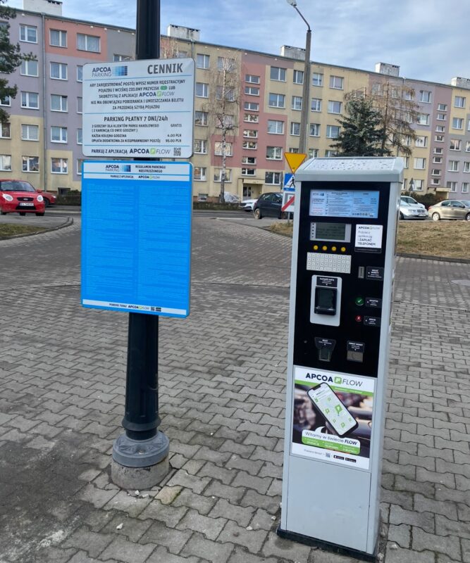 Parking APCOA przy CH LCP na Zabobrzu