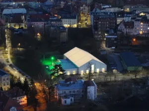 Lodowisko Kilińskiego (kryte lodowisko i rolkowisko)